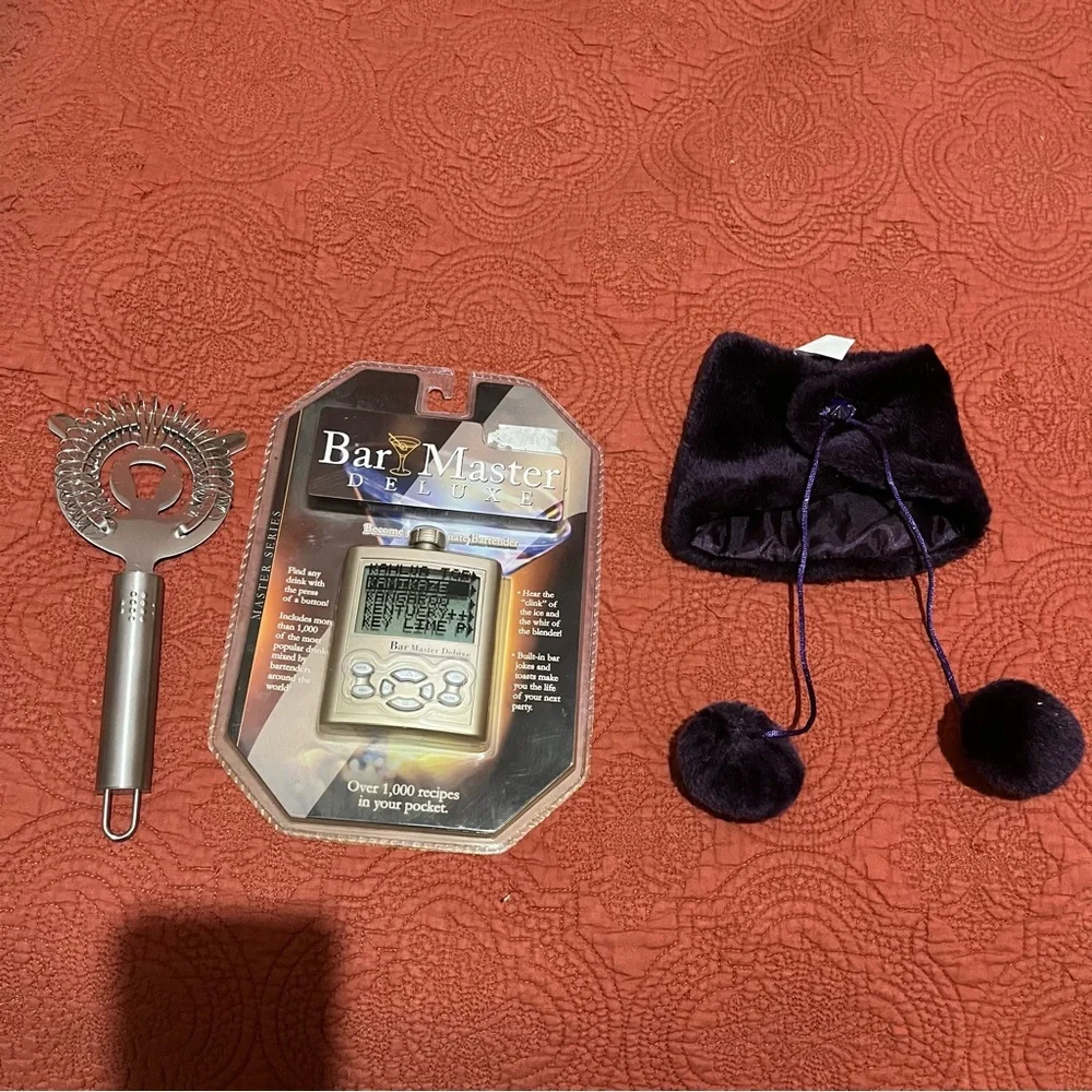 Bar Master recipes, cocktail strainer, and bottle cover